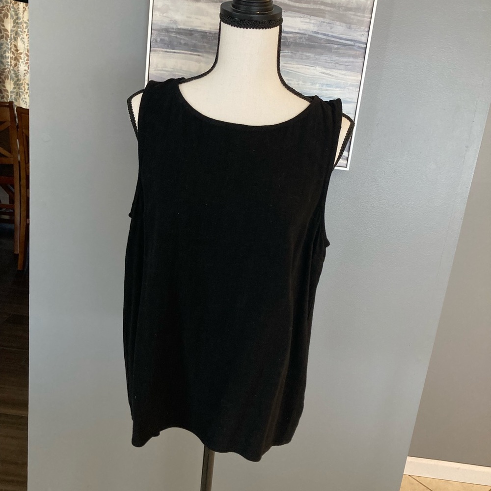 NWT Apricot Lane Black linen button back top
